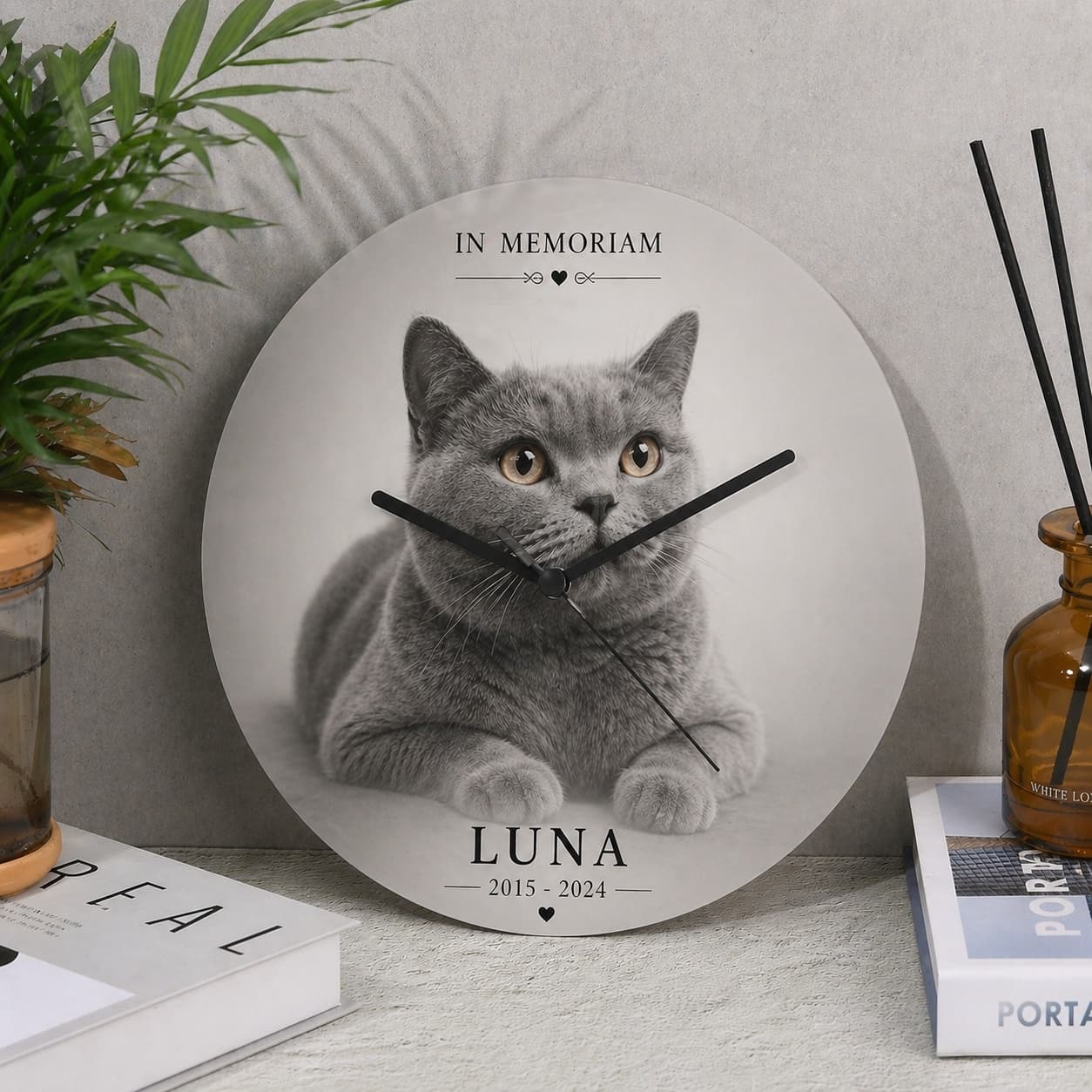 Ceas Aluminiu Personalizat In Memoriam Animal 25 cm – Cu Poză, Nume și Date | Amintire Elegantă pentru Câine sau Pisică